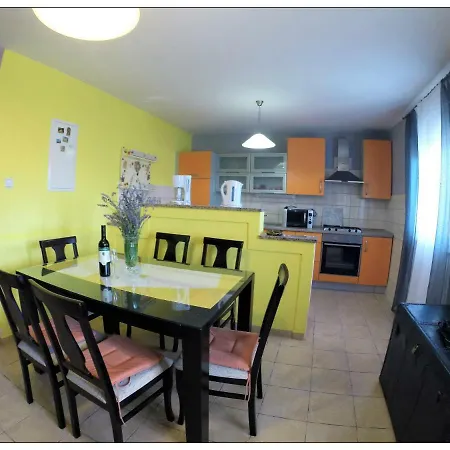 Sara Apartmán Lopar